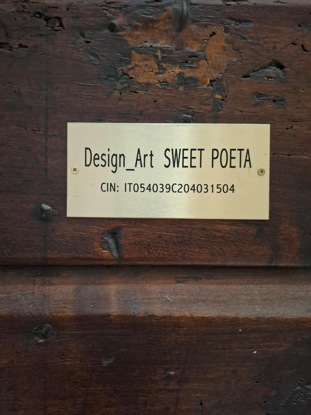 Desart Sweet Poeta Apartment เปรูจา ภายนอก รูปภาพ